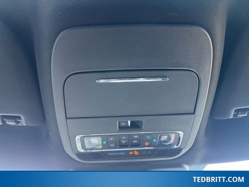 Used 2023 Ford F150 Lariat w/ Equipment Group 502A High image 40