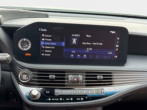 Used 2022 Lexus LS 500 w/ Interior Upgrade Package image 23