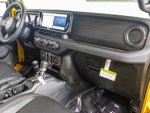 New 2026 Jeep Wrangler Unlimited Rubicon AWD/4WD image 39