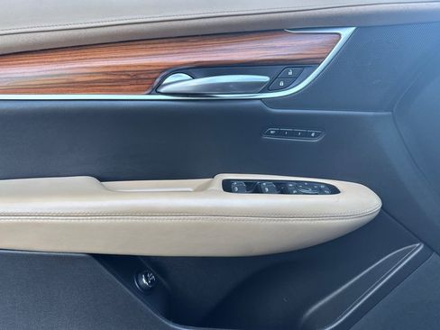 Certified 2019 Cadillac XT5 Platinum AWD/4WD image 11