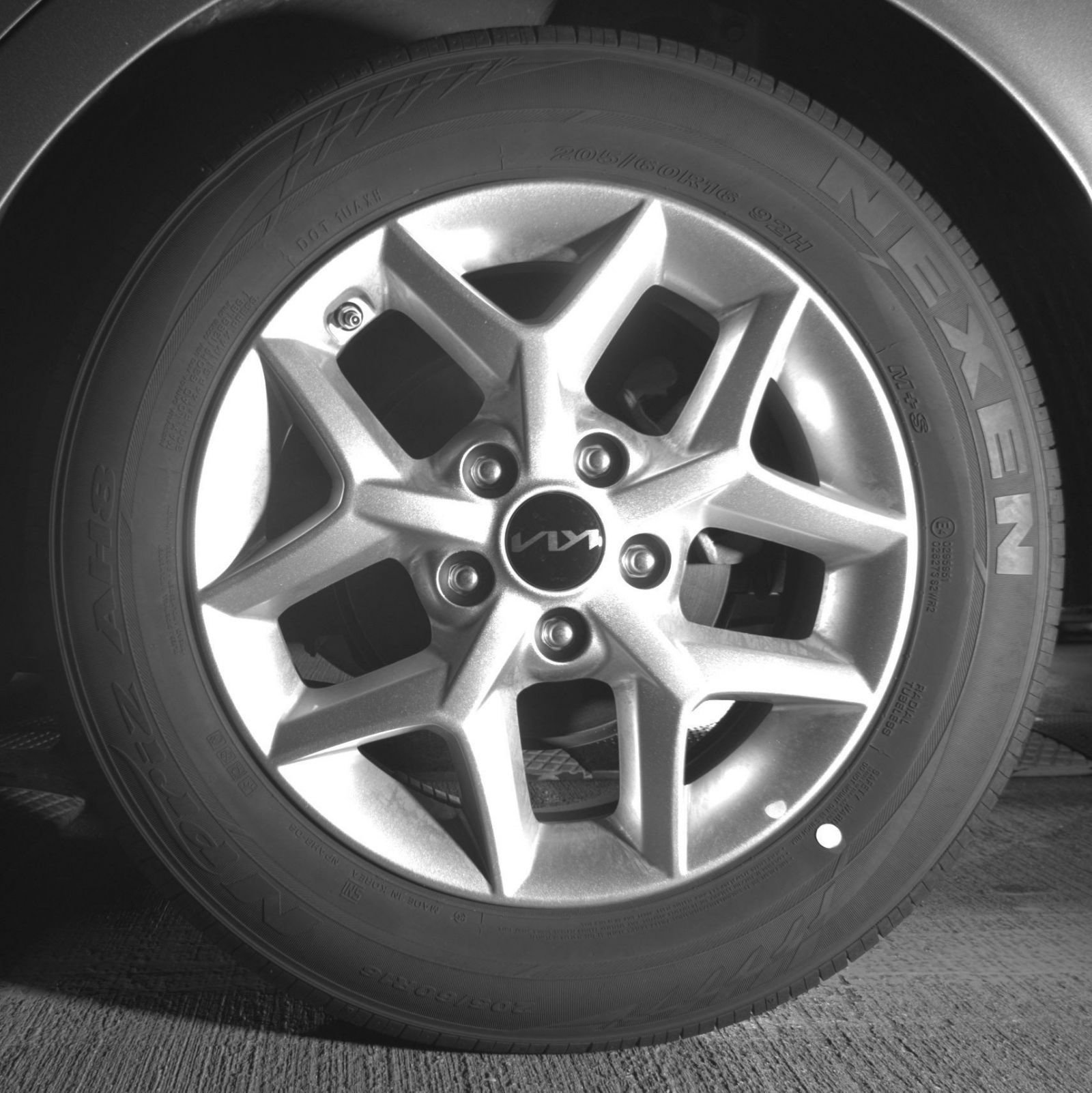 Used 2025 Kia Soul LX w/ LX Technology Package FWD image 16