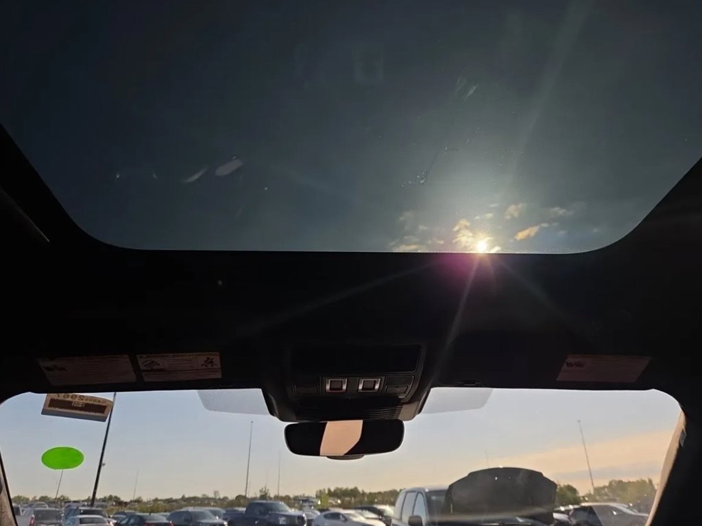 Used 2023 Jaguar F-PACE SVR AWD/4WD image 5