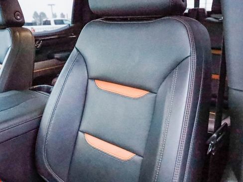 Used 2023 GMC Sierra 1500 AT4 w/ Technology Package image 22