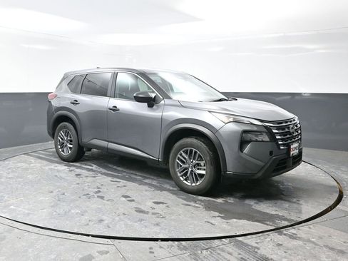 Used 2024 Nissan Rogue S image 5