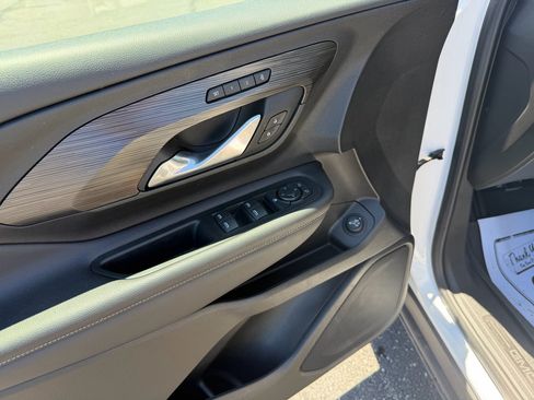 Used 2022 GMC Terrain SLT w/ LPO, Floor Liner Package AWD/4WD image 18