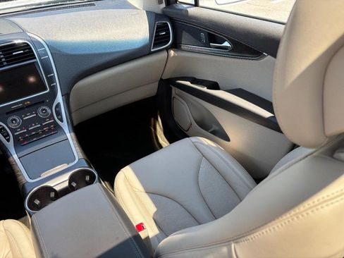 Used 2019 Lincoln Nautilus Select FWD image 14