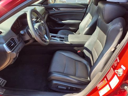 Used 2018 Honda Accord Sport image 14