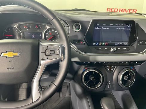 Used 2022 Chevrolet Blazer LT FWD image 17
