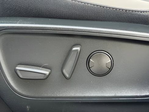 Used 2021 Ford Escape SE w/ Convenience Package image 17