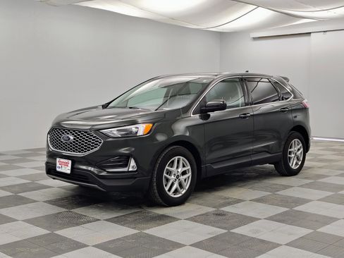 Used 2024 Ford Edge SEL w/ Convenience Package image 6
