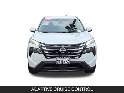 Certified 2026 Nissan Rogue SV FWD image 4