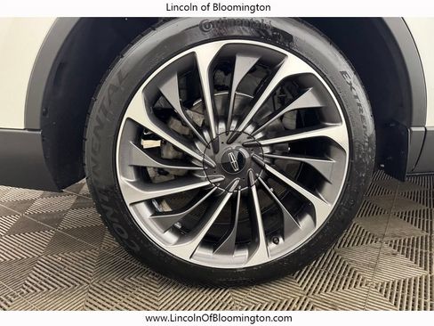 Used 2025 Lincoln Aviator Reserve w/ Equipment Group 201A AWD/4WD image 22