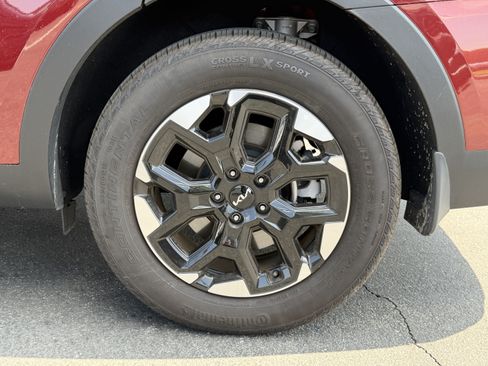 Certified 2025 Kia Sorento S w/ Panoramic Sunroof Package FWD image 9