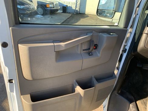 Used 2017 Chevrolet Express 3500 LT w/ LT Preferred Equipment Group image 10