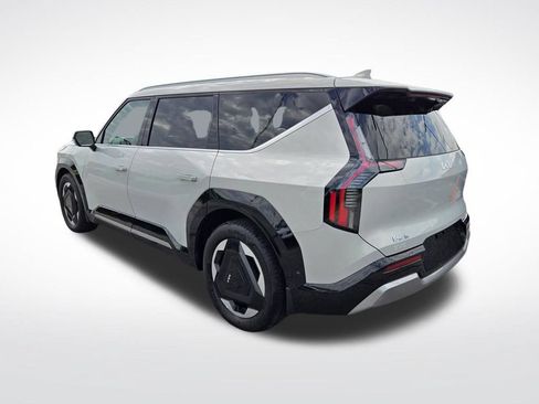 Used 2026 Kia EV9 Land AWD/4WD image 5