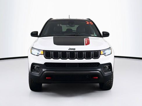 Used 2025 Jeep Compass Trailhawk AWD/4WD image 5