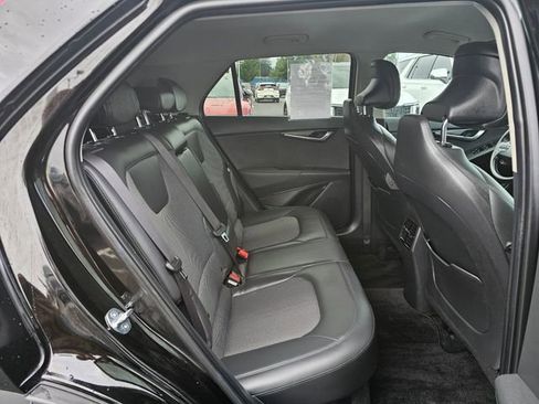 Certified 2023 Kia Niro EX image 13