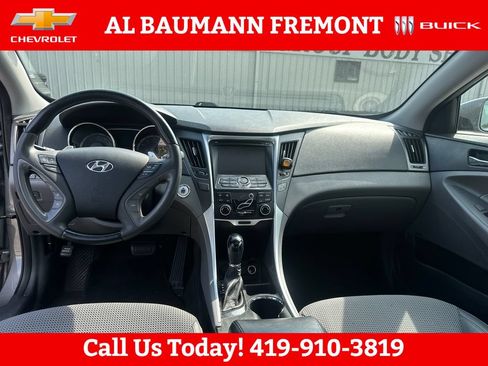 Used 2012 Hyundai Sonata SE w/ Navigation & Sunroof Pkg FWD image 12