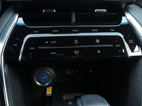 Used 2021 Toyota Venza Limited image 35