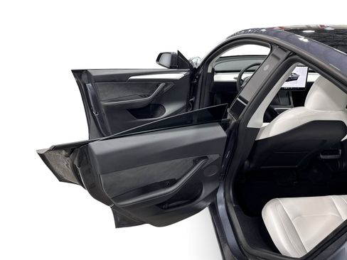 Used 2023 Tesla Model Y Performance AWD/4WD image 10