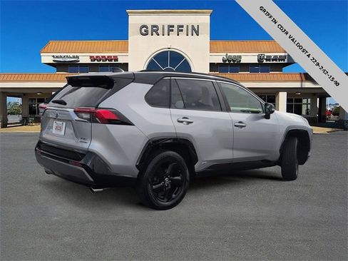 Used 2020 Toyota RAV4 XSE image 4