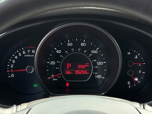 Used 2016 Kia Soul FWD image 21