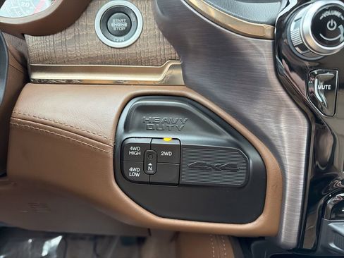 Used 2020 RAM 2500 Limited image 33