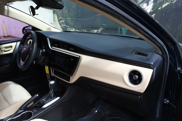 Used 2017 Toyota Corolla LE w/ Carpet Mat Package (TMS) FWD image 24