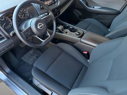 Used 2023 Nissan Rogue S image 13