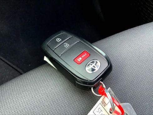 Used 2025 Toyota Tacoma TRD Sport AWD/4WD image 14