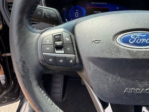 Used 2020 Ford Escape Titanium FWD image 23