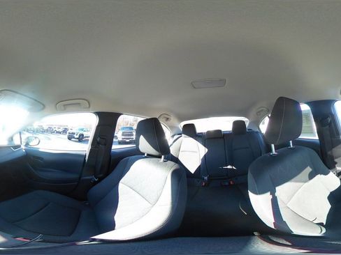 Used 2025 Toyota Corolla LE image 36