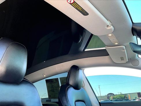 Used 2021 Tesla Model Y Performance AWD/4WD image 12