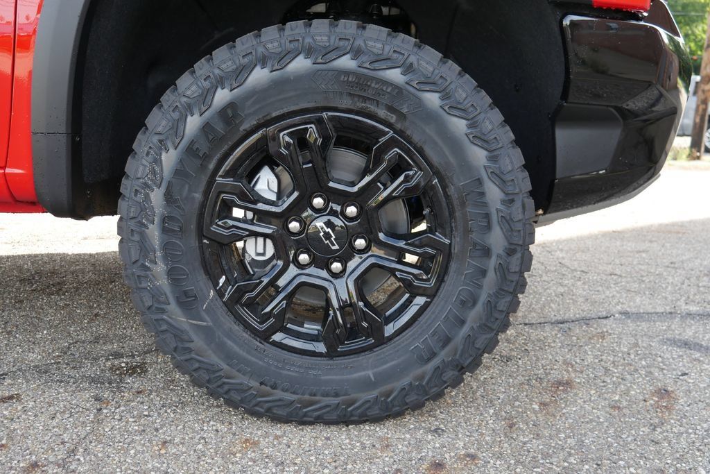 New 2026 Chevrolet Silverado 1500 ZR2 w/ LPO, Dark Essentials Package AWD/4WD image 10