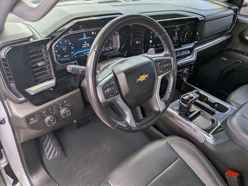 Used 2022 Chevrolet Silverado 1500 LTZ w/ Z71 Off-Road Package AWD/4WD image 12