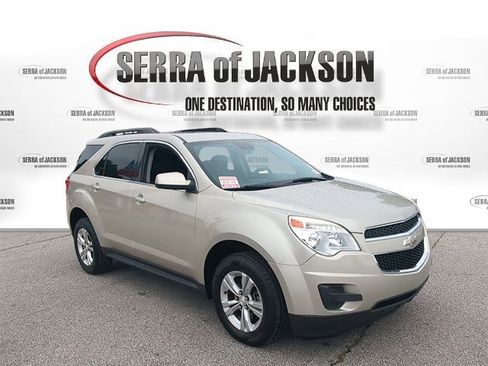 Used 2015 Chevrolet Equinox LT w/ Driver Convenience Package FWD image 2