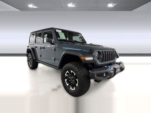 Used 2025 Jeep Wrangler Unlimited Rubicon 4xe w/ Safety Group AWD/4WD image 7