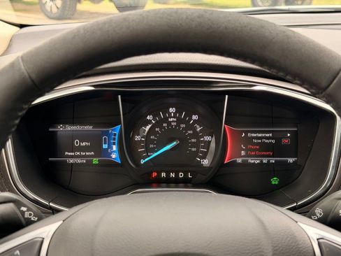 Used 2017 Ford Fusion SE w/ Equipment Group 602A FWD image 27