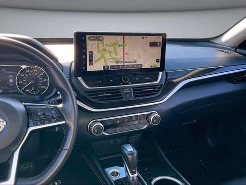 Certified 2023 Nissan Altima 2.5 SR w/ SR Premium Package image 9