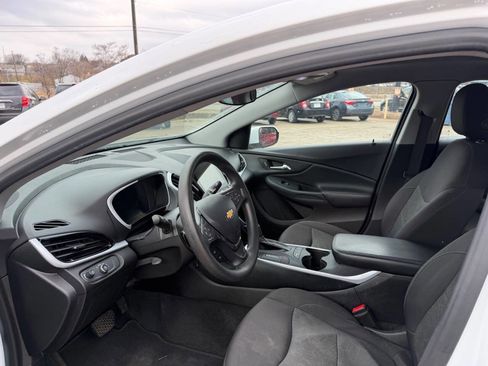 Used 2018 Chevrolet Volt LT image 10