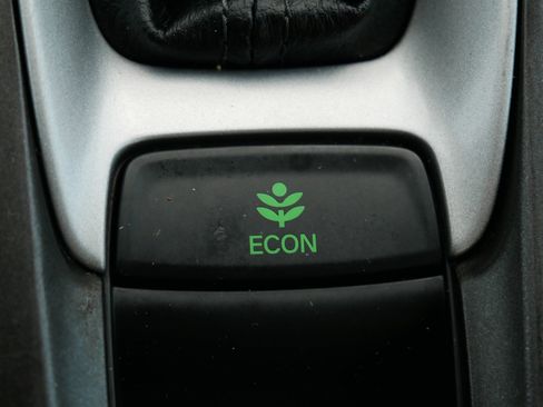 Used 2019 Honda Accord LX image 32