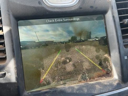 Used 2019 Chrysler 300 Limited AWD/4WD image 3