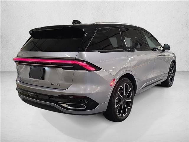 Used 2025 Lincoln Nautilus Reserve AWD/4WD image 5