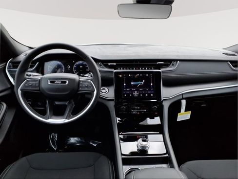 New 2025 Jeep Grand Cherokee 4WD image 13