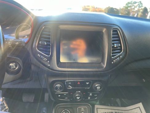 Used 2018 Jeep Compass Trailhawk w/ Leather Interior Group image 18