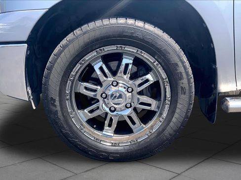 Used 2013 Toyota Tundra 2WD CrewMax w/ Tow Pkg image 11