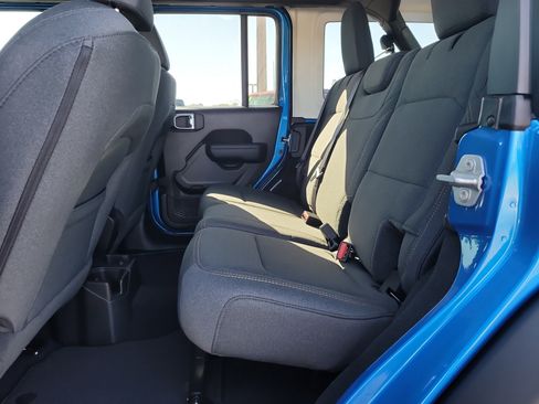 Used 2026 Jeep Wrangler Sport S image 11