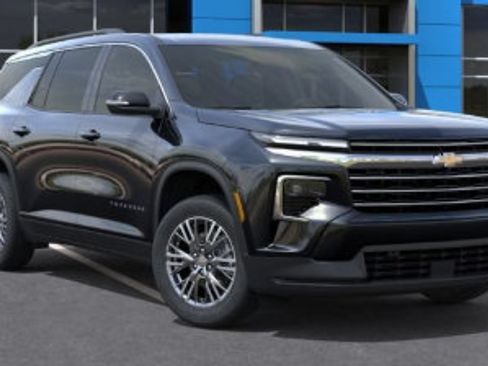 Used 2026 Chevrolet Traverse LT AWD/4WD image 1