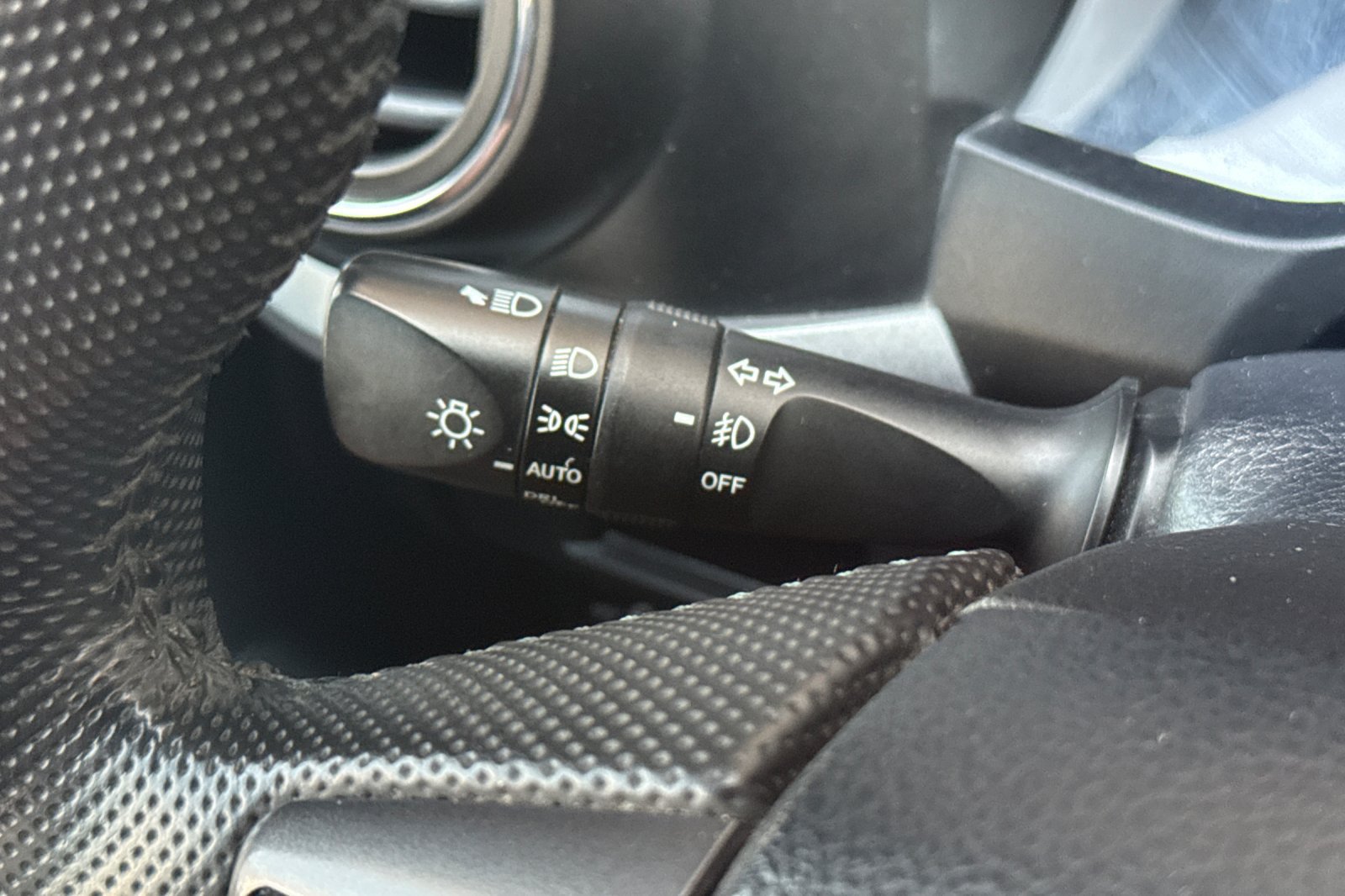 Used 2019 Toyota Tacoma TRD Off-Road AWD/4WD image 36
