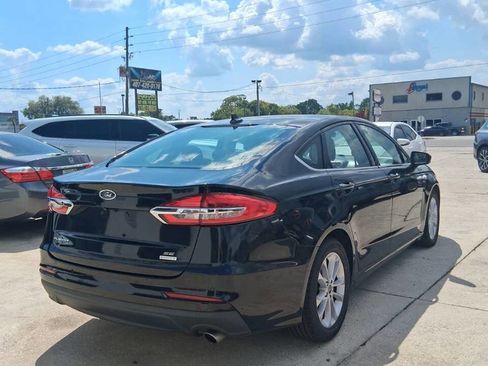 Used 2020 Ford Fusion SE image 8